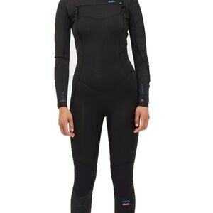 4/3mm Synergy - Chest Zip Wetsuit for Women size 2